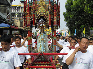 萬金聖母聖轎大遊行  數千民眾同歡