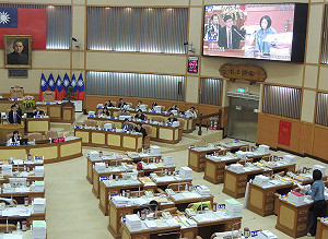 黃色小鴨新北製作  綠議員：卻「過門不入」