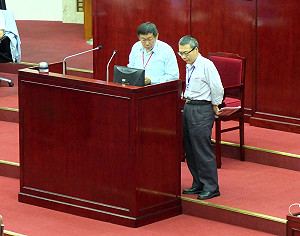 不排除輔選  柯P：朱立倫也會拜託我站台