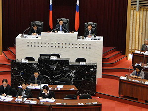 佛陀紀念館停車場難解  許崑源槓陳菊