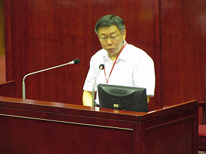 柯P：政風處長劉明武跟洪智坤是互相毀滅