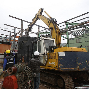 嚴辦水污染  新北拆違章工廠