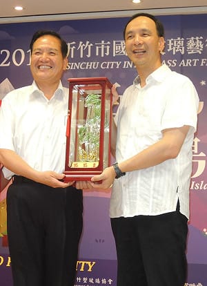 被封權貴 朱立倫駁：我一步一腳印打拼