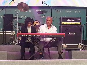 選前最後一夜  柯爸爸、柯美蘭鋼琴演奏