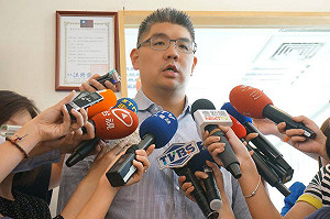 登看板互酸 連勝文：盼負面選舉到此為止