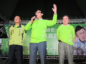 姚文智笑引三國演義：青山（文哲）依舊在