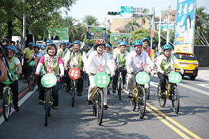 蔡英文陪登記  笑鄭文燦不再是「胖周瑜」