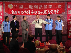 日吃2餐、睡7小時叫權貴？連戰：不甘願