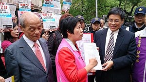 黃文玲控民調造假變0%  向中選會檢舉