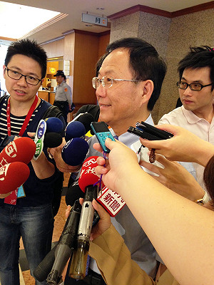 蔡正元挺連  丁守中批：打假球該遭除名