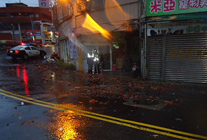 淡水員警殉職  朱立倫：追究屋主責任