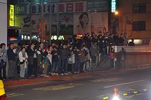 公車道開拆 民眾感嘆「八年遺毒終於拆了」