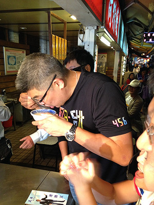 掃華西街夜市逛蛇肉店 連勝文：我會驚