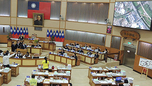 出現在遠雄廣告中  朱立倫：從未幫建商廣告