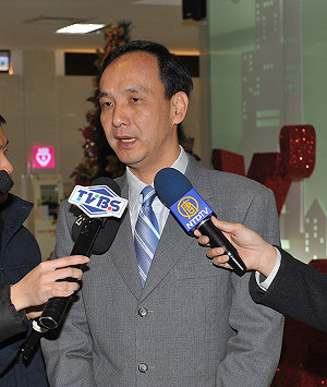 吳思華鬆動  朱立倫：定案的事不要再變了