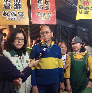 游錫堃探訪台灣媳婦  提社會住宅助弱勢