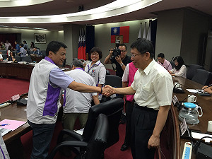 私地主不甩下水道工程  柯P：怎麼這麼壞心