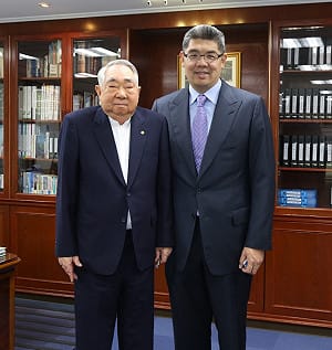 拜會張榮發  連辦：張鼓勵連勝文要有信心