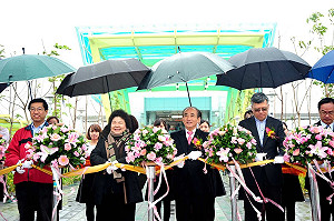 高捷南岡山站啟用 居民熱情參與