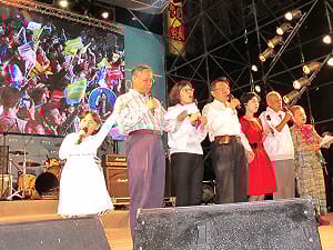 柯p選前之夜沒大咖  鐵板深藍見證覺醒