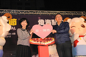 柯P曬恩愛：晚上帶太太去看燈會