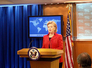 美軍基地遷移恐生變 希拉蕊急召日本大使