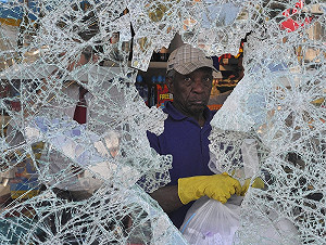 倫敦暴動傳出1人死亡 英增派1萬警力進駐