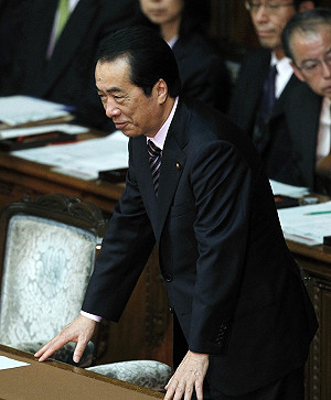 保位後改口明年辭  鳩山痛斥菅直人是騙子