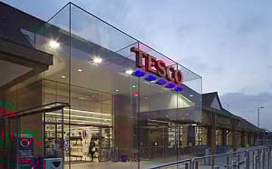 英國史上最慘！特易購虧損近3000億台幣