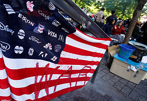 佔領華爾街滿月  捐款近30萬美元