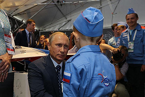 俄航太展開幕  普亭趁機示好中東拉生意