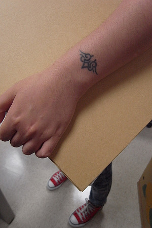 大阪禁公務員刺青  市長下令去除