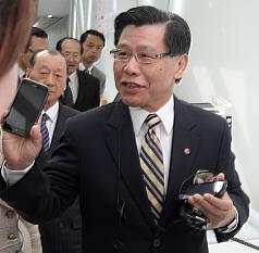 救經濟 阿根廷禁售iPhone與黑莓機