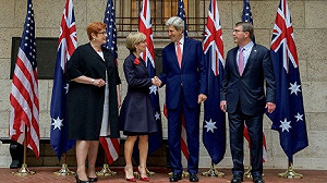 美國防部長: 將在南海行使航行自由