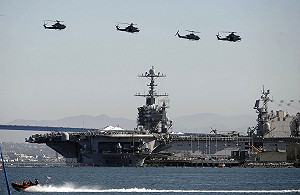 波灣風雲再起 美航母闖伊朗軍演區