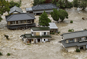 暴雨成災 日鬼怒川潰堤逾200人獲救9失蹤