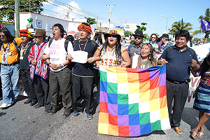 氣候峰會外示威  原民高喊地球母親不出售