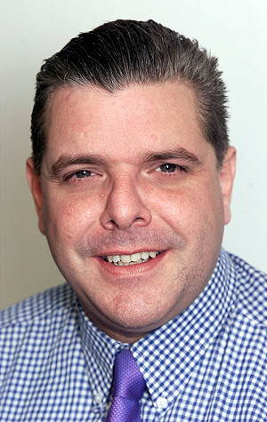 告密者暴斃家中  竊聽風暴再添疑雲