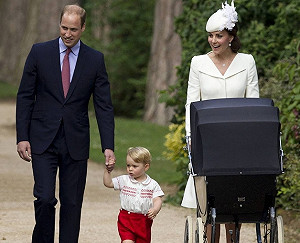 英國小公主夏洛特受洗 史上首次公開拍照