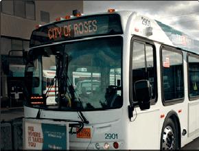 保護低頭族  美公車轉彎會出聲提醒