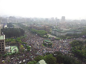 50萬人凱道示威  英媒：中國統戰失敗