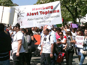 公民運動遭鎮壓引反彈  德土裔民眾聲援