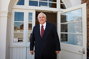 委造鐵達尼II 澳大亨還邀中國海軍護航