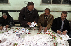 埃及新憲公投過關  反對派持續抗爭