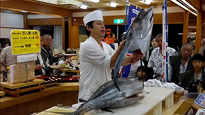 大眼鮪魚濫捕嚴重 平價生魚片代價高昂