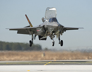 F35研發進度落後  美延役舊戰機