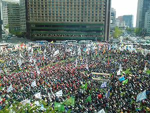 韓國萬人勞動大遊行 工會要求改善工作條件