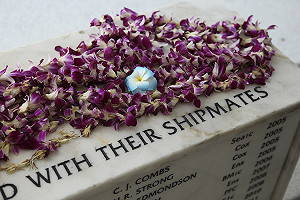 珍珠港事件73週年紀念 夏威夷3千人默禱