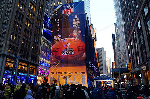 超級盃即將登場  百老匯變身為美式足球樂園