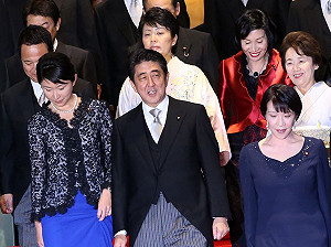 安倍擬提早改選 意在強化國防措施